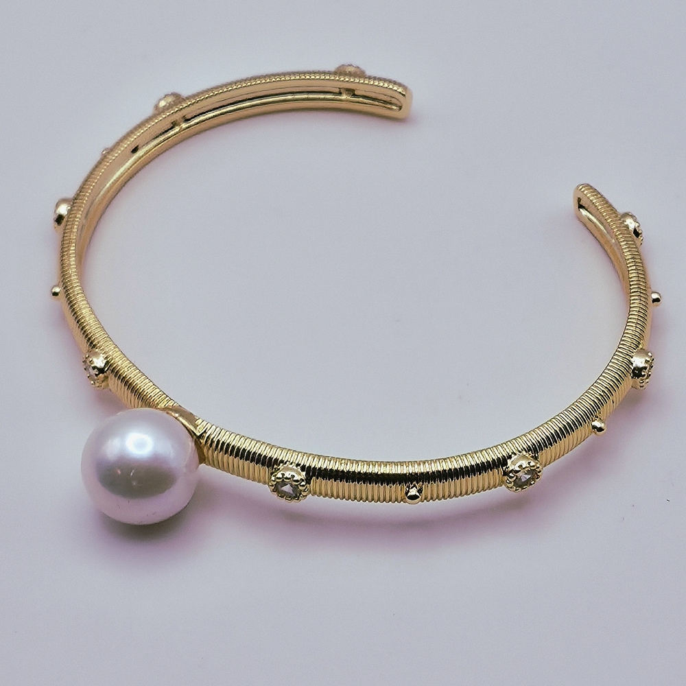Perfect Round Edison Pearl Bangle Bracelet